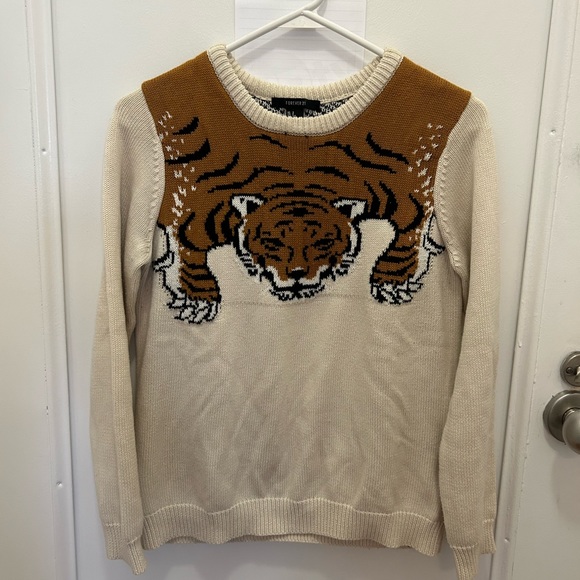 Playful Tiger 🐯 Sweatshirt - Picture 3 of 8